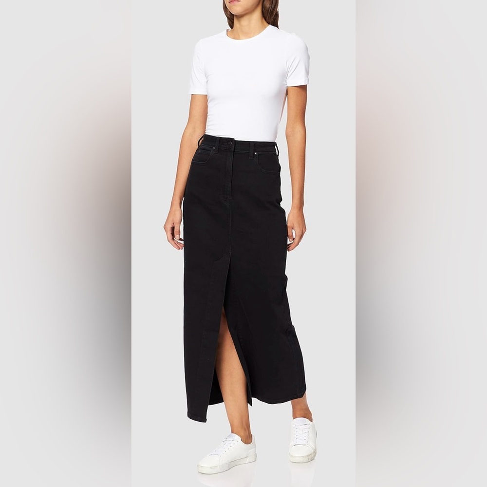 Lee Ultra Long Split Denim Skirt – Size W28 in Black Denim